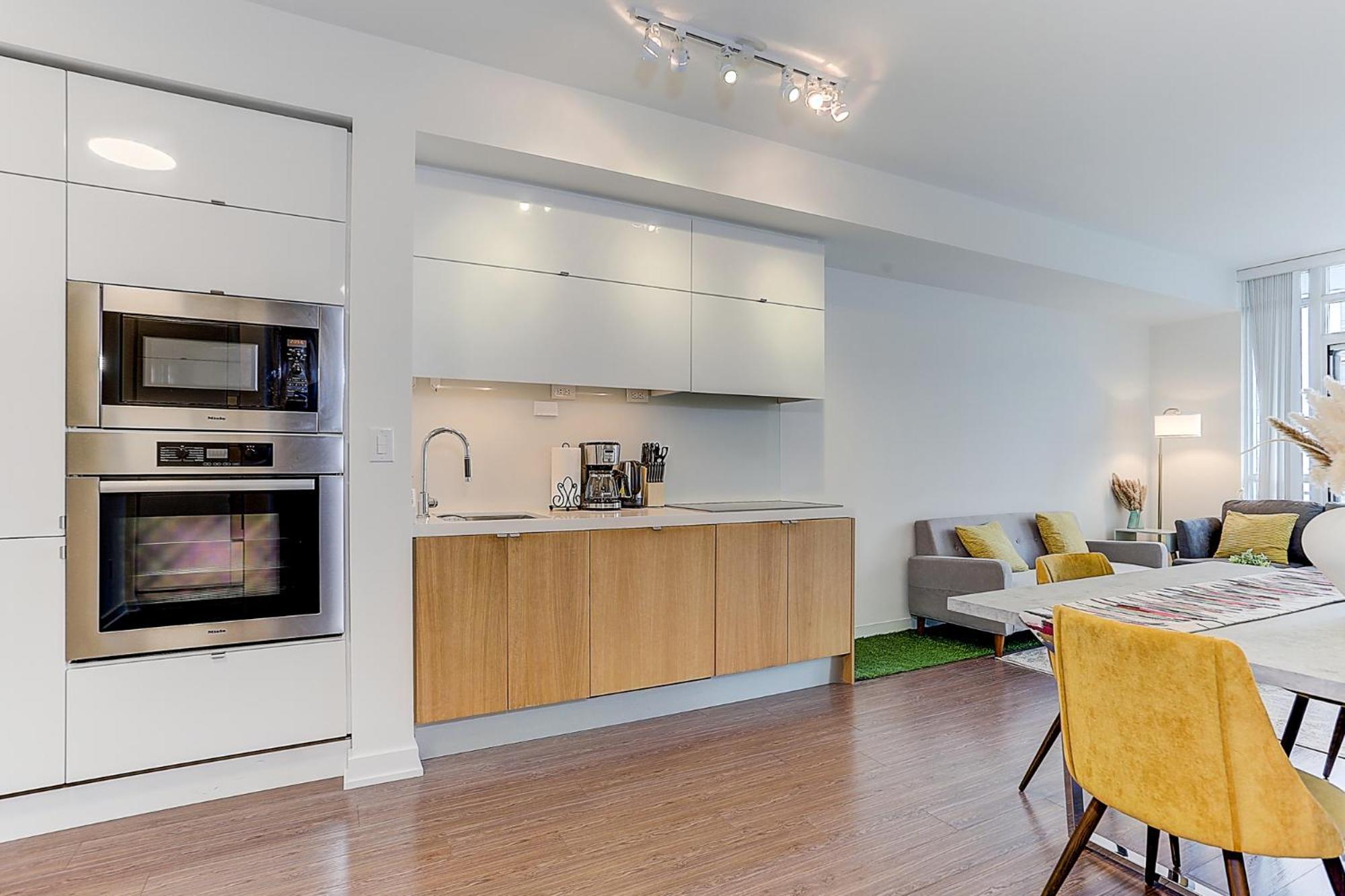Lakeview Apartments Downtown Toronto Exterior photo