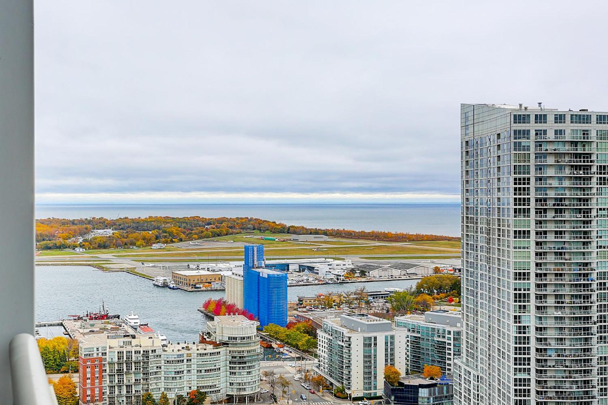 Lakeview Apartments Downtown Toronto Exterior photo