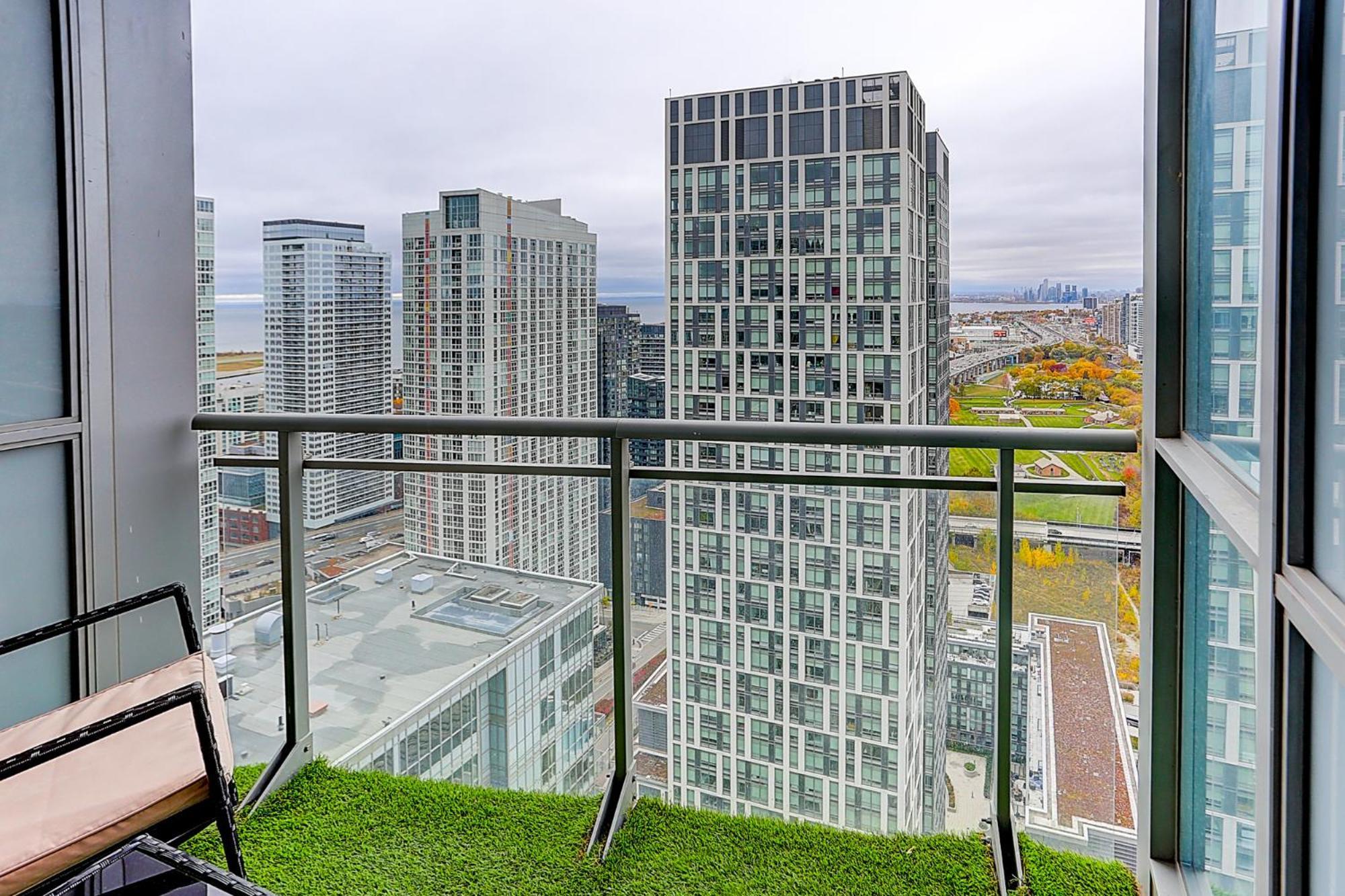 Lakeview Apartments Downtown Toronto Exterior photo