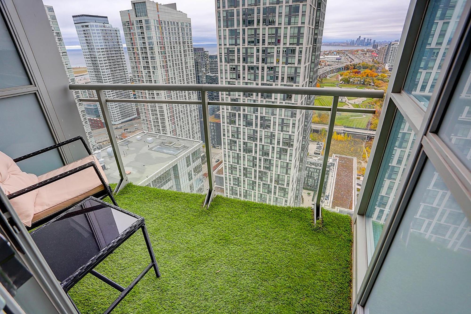 Lakeview Apartments Downtown Toronto Exterior photo